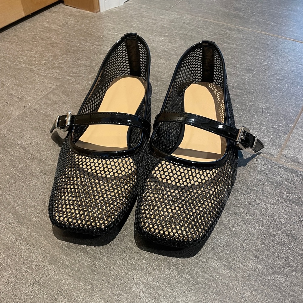 Brand new black mesh flats size 8